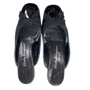 Salvatore Ferragamo Mules Women’s Size 7.5 Patent Leather with Bows in Black